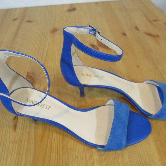 Kitten heel - Blue Suede Shoes - Picture 2 of 3